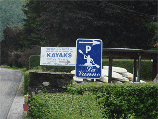 Entree parking Kayaks La Vanne
